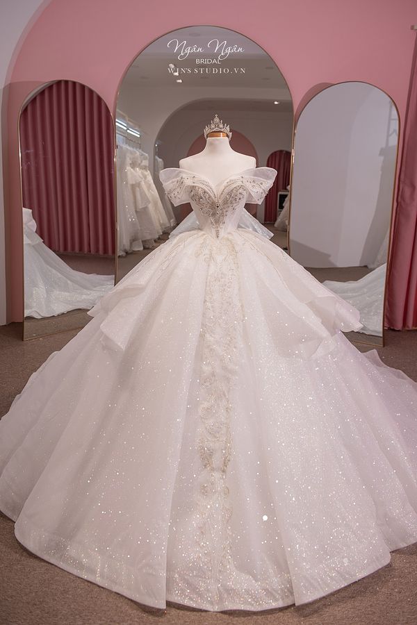 Phát mê những mẫu váy cưới công chúa từ thương hiệu Ren Bridal Studio